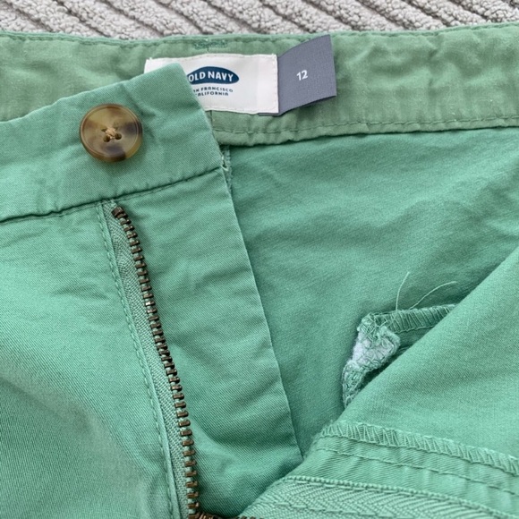 Old Navy Sage Green Shorts Size 12 - Picture 6 of 13